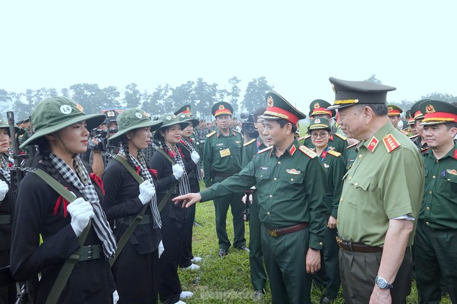 Bóng hồng phương Nam sẵn sàng cho cuộc diễu binh trọng đại ở Điện Biên - Ảnh 2.