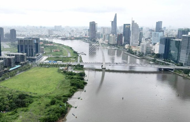 Đầu th&aacute;ng 5, x&acirc;m nhập mặn v&agrave;o s&acirc;u c&aacute;c s&ocirc;ng ở TP.HCM đến 75km - Ảnh 1.