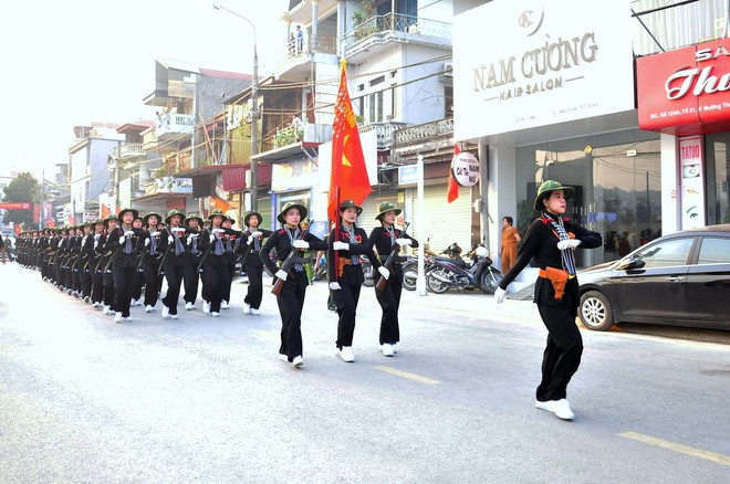 Bóng hồng phương Nam sẵn sàng cho cuộc diễu binh trọng đại ở Điện Biên - Ảnh 13.