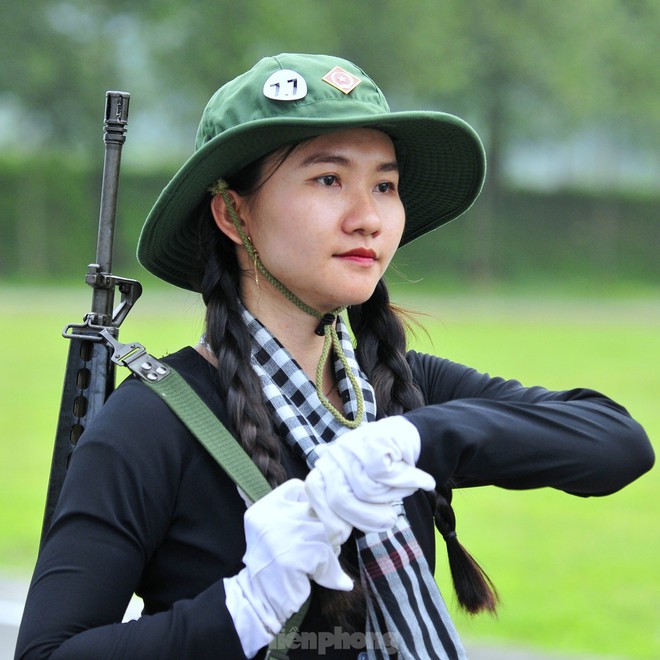 Bóng hồng phương Nam sẵn sàng cho cuộc diễu binh trọng đại ở Điện Biên - Ảnh 9.