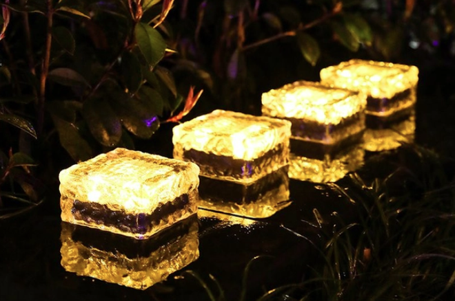 Khoảng s&acirc;n đổ n&aacute;t rộng 80m2 được biến h&igrave;nh th&agrave;nh khu vườn hệt như truyện cổ t&iacute;ch của Hayao Miyazaki, mang lại cảm gi&aacute;c trọn vẹn v&agrave; đủ đầy - Ảnh 4.