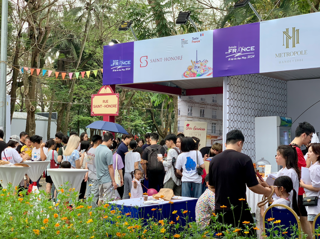 Địa điểm hot nhất Hà Nội lúc này: Giới trẻ đổ xô đến lễ hội ẩm thực, háo hức chờ sự xuất hiện của Ninh Anh Bùi và Nguyễn Tùng Dương - Ảnh 6.