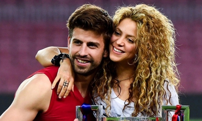 Pique cùng tình mới kém 12 tuổi lần đầu lộ diện sau phát ngôn đụng chạm của vợ cũ Shakira - Ảnh 3.
