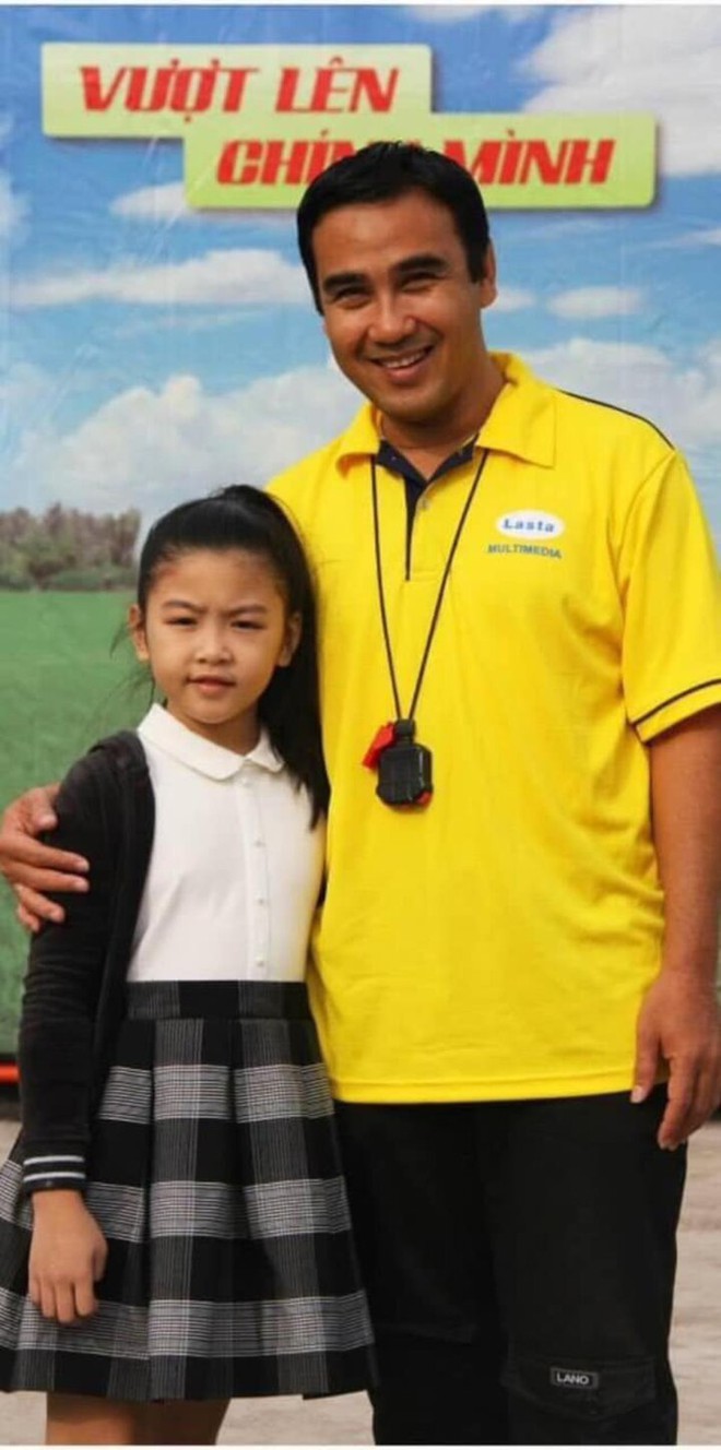 MC Quyền Linh mất ngủ cả đêm, viết tâm thư cho con gái tròn 18 tuổi - Ảnh 2.