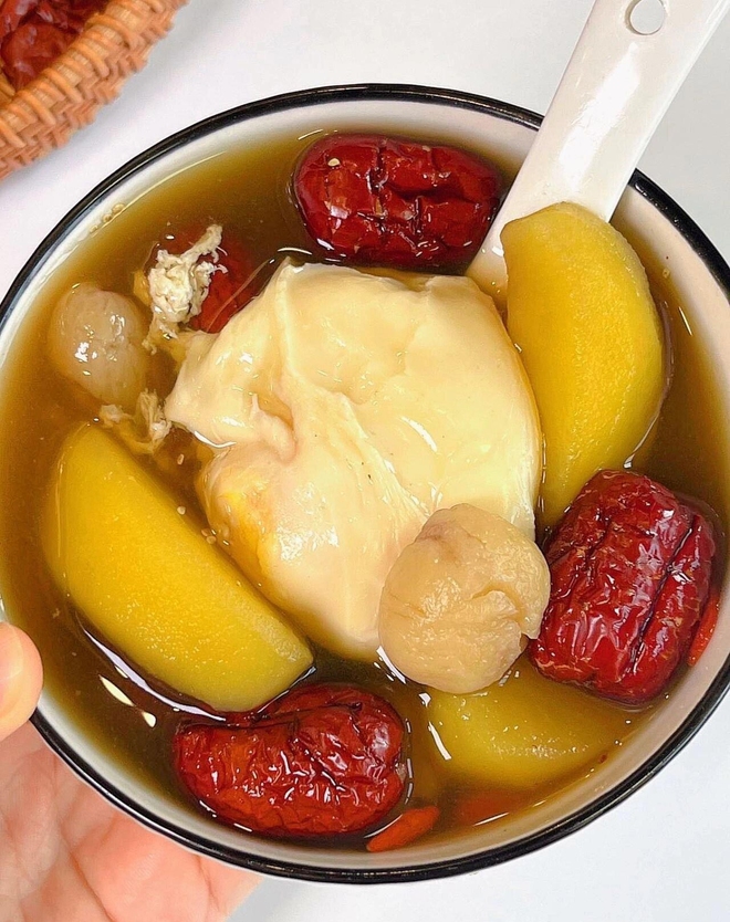 Phụ nữ muốn tr&igrave; ho&atilde;n l&atilde;o h&oacute;a: H&atilde;y ăn 4 loại estrogen tự nhi&ecirc;n thường xuy&ecirc;n để trẻ đẹp, tr&agrave;n đầy nữ t&iacute;nh - Ảnh 2.