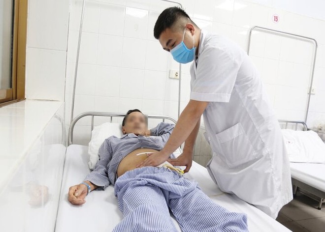 Người đàn ông có bàng quang to gấp 6 lần người thường - Ảnh 1.