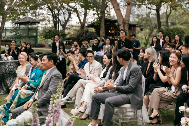 Cận cảnh biểu cảm của Do&atilde;n Hải My khi chứng kiến Chu Thanh Huyền hạnh ph&uacute;c, xo&aacute; tan mọi tin đồn kh&ocirc;ng ưa nhau - Ảnh 5.