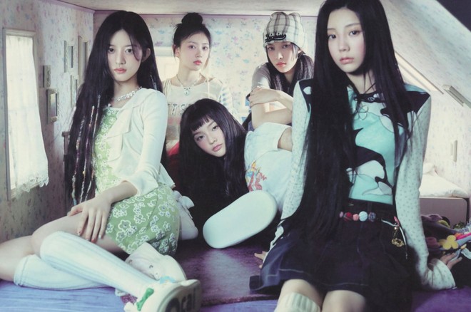 5 cô gái giống NewJeans gây bão Kpop: Nhạc đầy hứa hẹn, thành viên được debut chỉ sau 1 tháng vì quá xinh! - Ảnh 1.