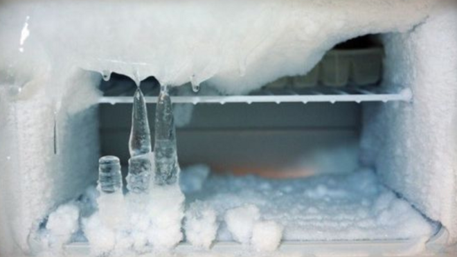 Vì sao tủ lạnh bị đông tuyết và có nên loại bỏ lớp tuyết này? - Ảnh 1.