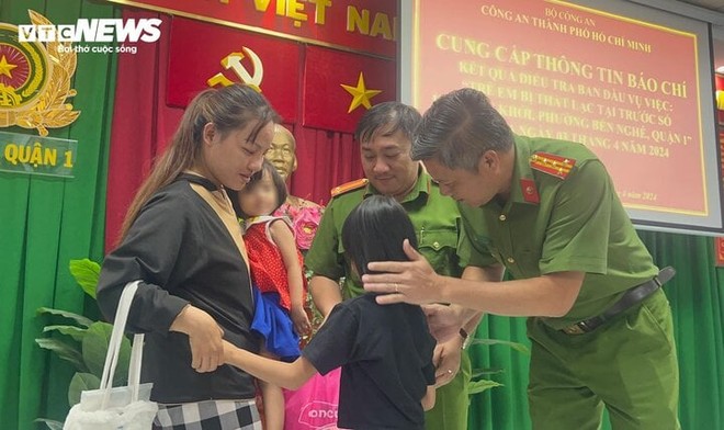 2 bé gái bị bắt cóc ngay phố đi bộ Nguyễn Huệ, Chủ tịch TP.HCM nói gì? - Ảnh 2.