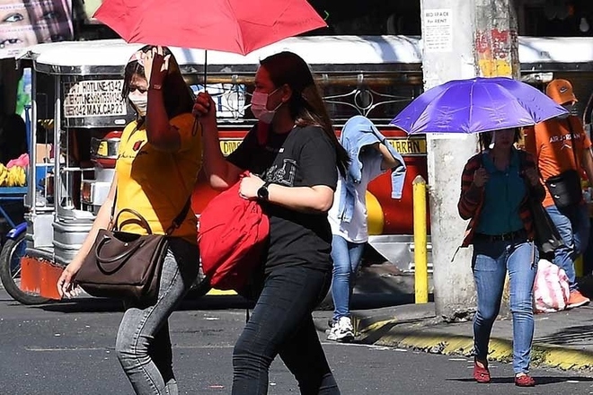 Philippines cảnh báo mức nắng nóng “rất nguy hiểm” - Ảnh 1.