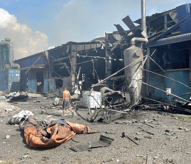 Hiện trường tan hoang sau vụ nổ lò hơi làm 6 người chết ở Đồng Nai - Ảnh 6.