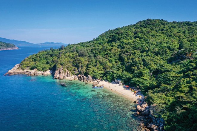 Phát hiện hòn đảo tuyệt đẹp ở xứ Huế mộng mơ: Nghe tên tưởng nhầm ở Đà Nẵng, được ưu ái gọi là đảo ngọc - Ảnh 1.