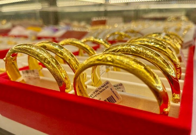 Gi&aacute; v&agrave;ng h&ocirc;m nay 10/5: Tăng bốc đầu - Ảnh 1.