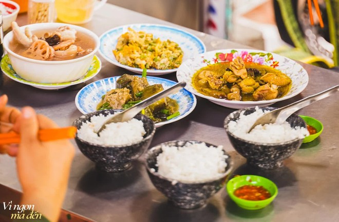 Đi ăn cơm bình dân kiểu người Hoa: Cửa tiệm bán 3 đời mỗi ngày nấu hơn 30 món cầu kỳ, đông khách đến nỗi không dám mở trên ứng dụng giao đồ ăn - Ảnh 8.