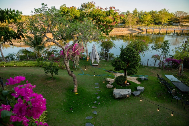 Biệt thự giữa hồ của Cao Thái Sơn: Chốt đơn” trong tích tắc vì vị trí quá đẹp, sân vườn rộng như công viên - Ảnh 12.
