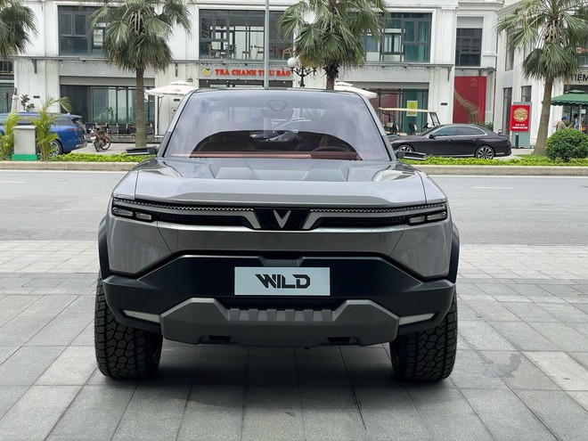 Video: Ngắm VinFast VF Wild lăn bánh trên đường phố Hà Nội, “đối thủ” của Tesla Cybertruck là đây chứ đâu! - Ảnh 5.