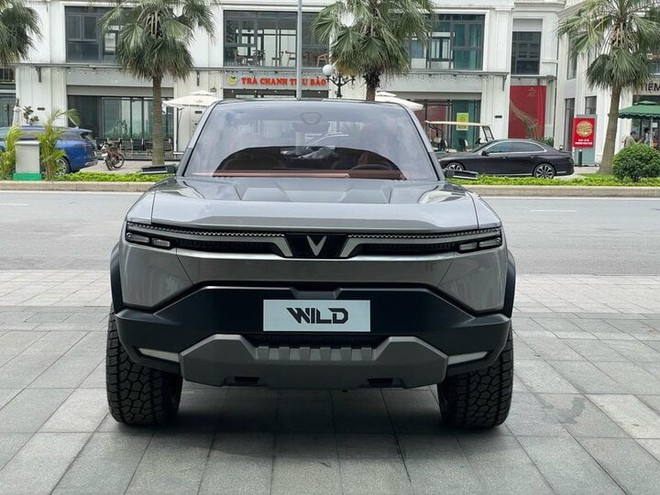 Xôn xao hình ảnh mẫu xe bán tải VinFast Wild xuất hiện tại Hà Nội - Ảnh 1.