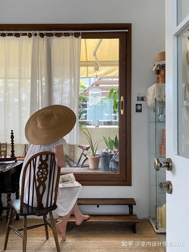 Hai vợ chồng mua căn nh&agrave; nhỏ c&oacute; ban c&ocirc;ng, tự trang ho&agrave;ng v&agrave; tạo ra tổ ấm cực chill - Ảnh 4.