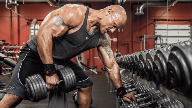 The Rock cơ bắp cuồn cuộn nhờ 4h sáng đến phòng gym, nhưng tập thể thao vào buổi sáng có hiệu quả bằng buổi tối? - Ảnh 1.