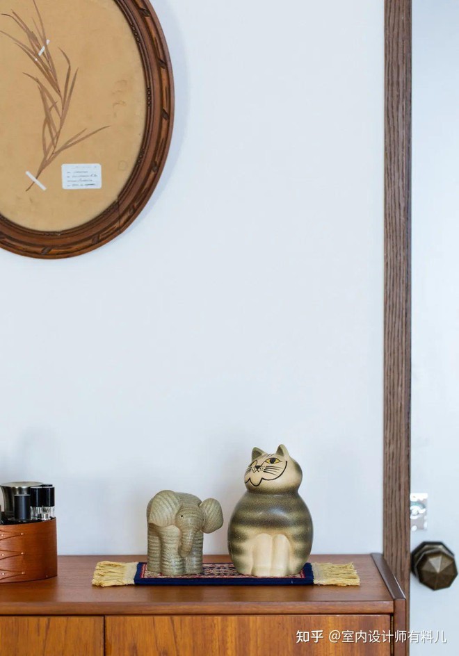 Hai vợ chồng mua căn nh&agrave; nhỏ c&oacute; ban c&ocirc;ng, tự trang ho&agrave;ng v&agrave; tạo ra tổ ấm cực chill - Ảnh 9.