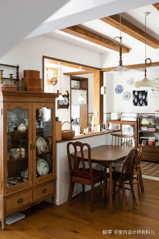 Hai vợ chồng mua căn nh&agrave; nhỏ c&oacute; ban c&ocirc;ng, tự trang ho&agrave;ng v&agrave; tạo ra tổ ấm cực chill - Ảnh 7.