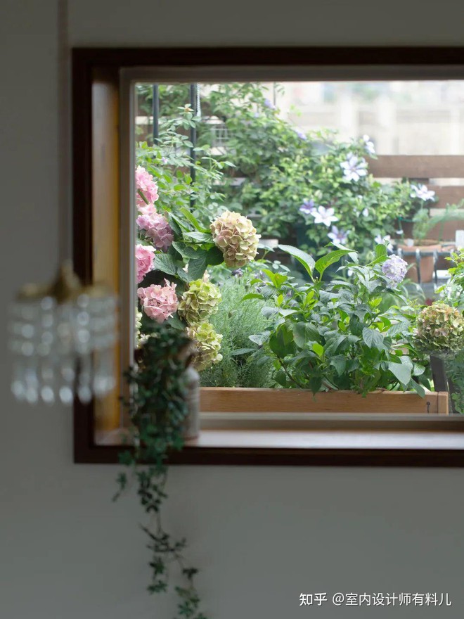 Hai vợ chồng mua căn nh&agrave; nhỏ c&oacute; ban c&ocirc;ng, tự trang ho&agrave;ng v&agrave; tạo ra tổ ấm cực chill - Ảnh 6.