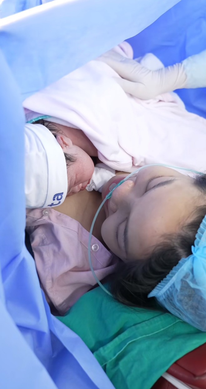 Chị mẹ chất nhất Bắc Giang: Chi 300 triệu sắm đồ bỉm sữa, book phòng tổng thống đi đẻ sướng ngang nghỉ dưỡng - Ảnh 8.