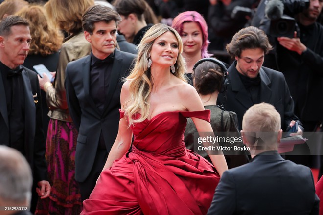 Thảm đỏ khai mạc LHP Cannes 2024: Heidi Klum hóa công chúa lấn lướt Quan Hiểu Đồng - Chompoo, sao Trung Quốc làm lố chiếm spotlight - Ảnh 4.