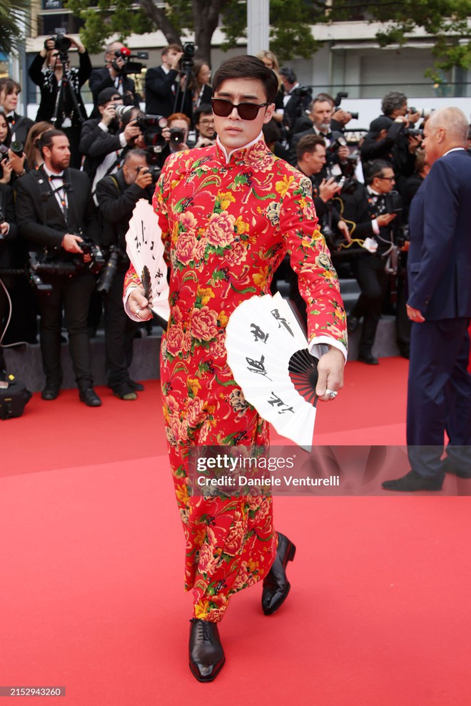 Thảm đỏ khai mạc LHP Cannes 2024: Heidi Klum hóa công chúa lấn lướt Quan Hiểu Đồng - Chompoo, sao Trung Quốc làm lố chiếm spotlight - Ảnh 6.