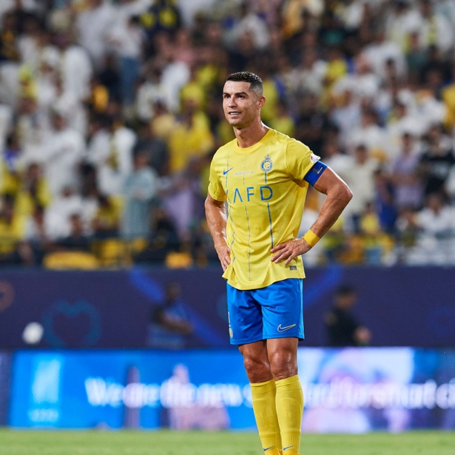 Cuộc đua Quả bóng vàng 2024: Ronaldo ghi hơn 50 bàn vẫn mất tích, Messi xếp thứ 16, ngôi đầu đổi chủ - Ảnh 1.