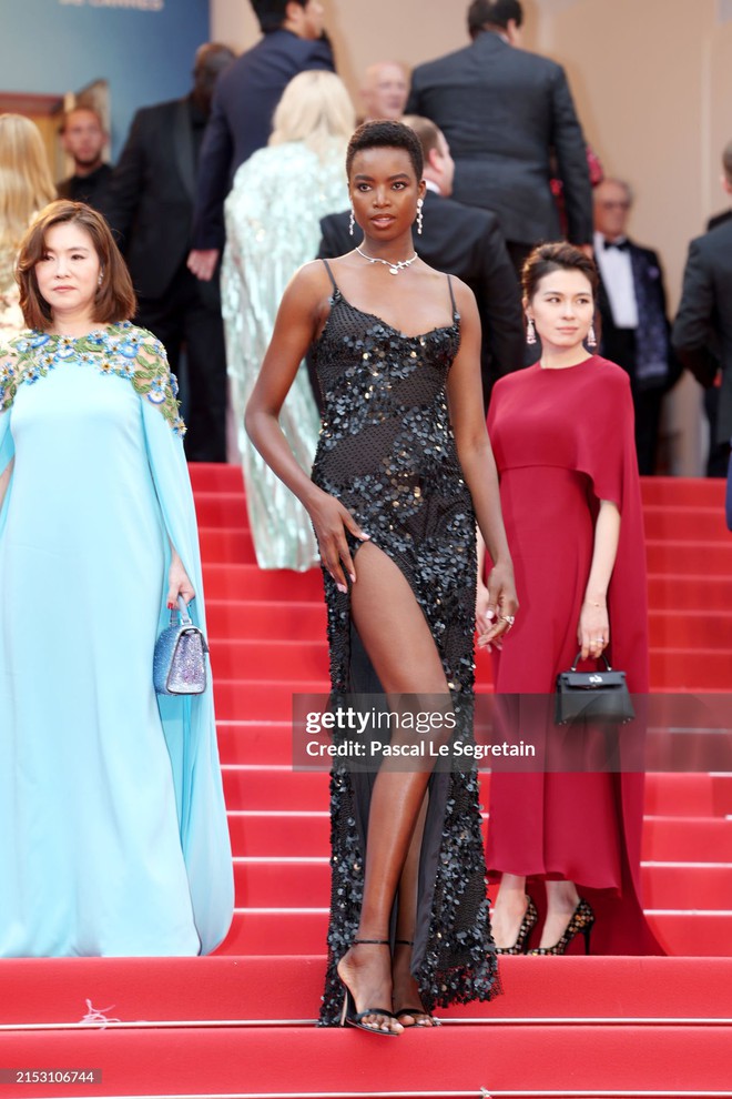 Cannes red carpet day 2: Anya Taylor-Joy doll is incredibly beautiful compared to Duong Yen - Quan Hieu Dong, Chris Hemsworth brought the whole family to attend - Photo 30.