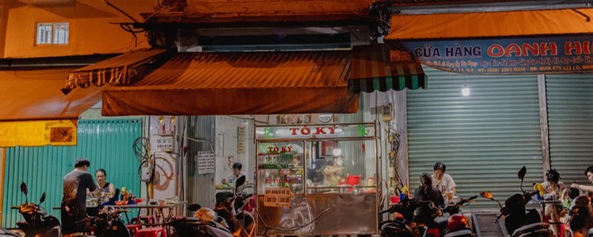 Hủ tiếu sa tế thịt nai ở tiệm gốc Hoa 70 năm tuổi: Nước dùng được chế biến từ hơn 30 nguyên liệu, tô đặc biệt gần 100.000VNĐ nhưng ai ăn cũng ghiền - Ảnh 1.