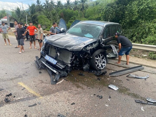 Xe của Sở Tư pháp Khánh Hòa gặp nạn, Giám đốc Sở và 3 người khác bị thương - Ảnh 1.