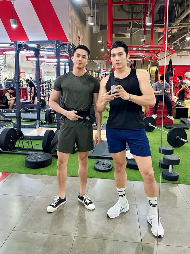 2 sao nam Vbiz lộ clip h&ocirc;n m&aacute;, c&ocirc;ng khai nắm tay t&igrave;nh tứ dấy tin hẹn h&ograve; - Ảnh 7.