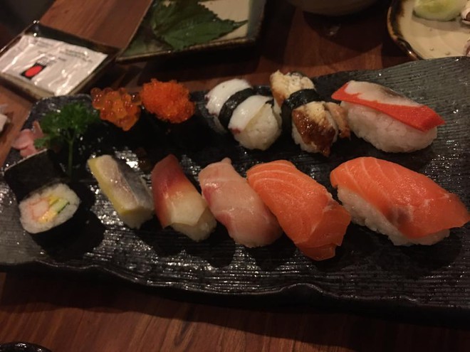 Sushi, cơm cuộn vừa ngon vừa tiện nhưng ăn vào mùa hè càng cần chú ý 3 điều quan trọng để tránh ngộ độc - Ảnh 3.