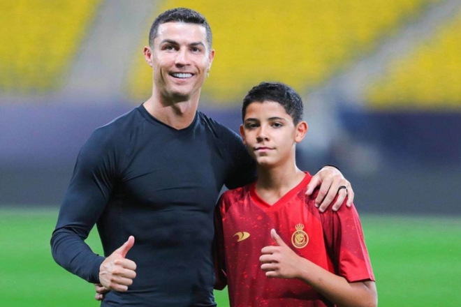 Ronaldo may make a "heartbreaking" decision that will prevent his son from pursuing a football career - Photo 1.