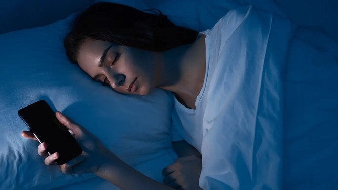 Đừng để điện thoại ở vị trí này khi đi ngủ, tác hại quá khôn lường, nhưng để ở đâu mới là vị trí lý tưởng? - Ảnh 3.