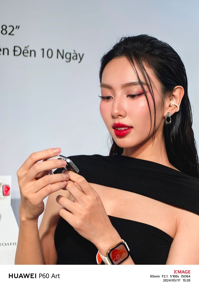Hoa Hậu Thùy Tiên đẹp sáng bừng tại sự kiện Huawei ra mắt đồng hồ Watch Fit 3 - Ảnh 4.
