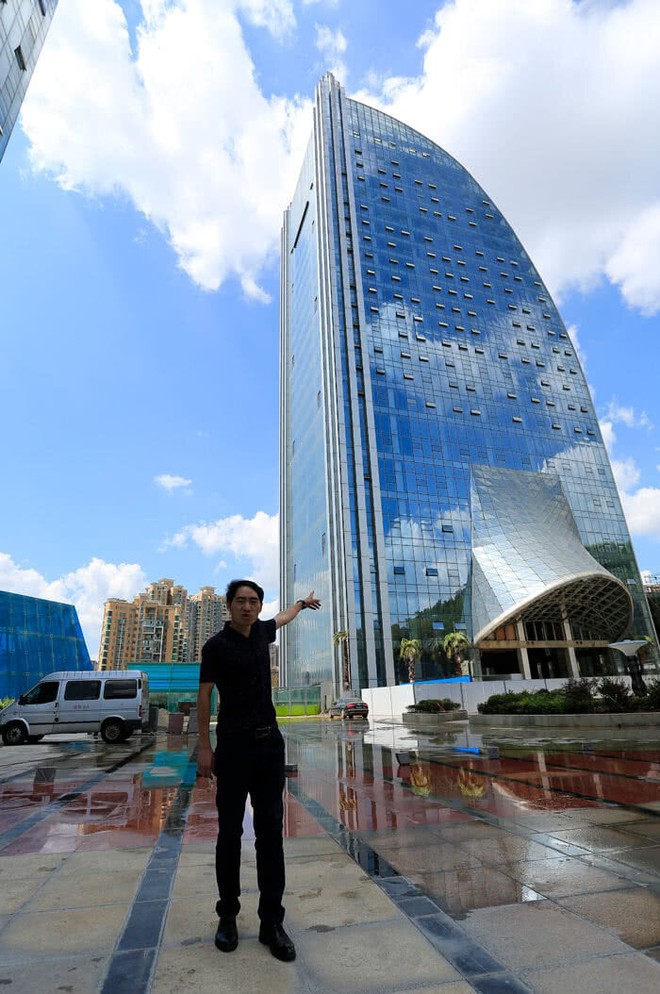 Thác nước nhân tạo kỳ vỹ giữa trung tâm thành phố ở Trung Quốc - Ảnh 8.