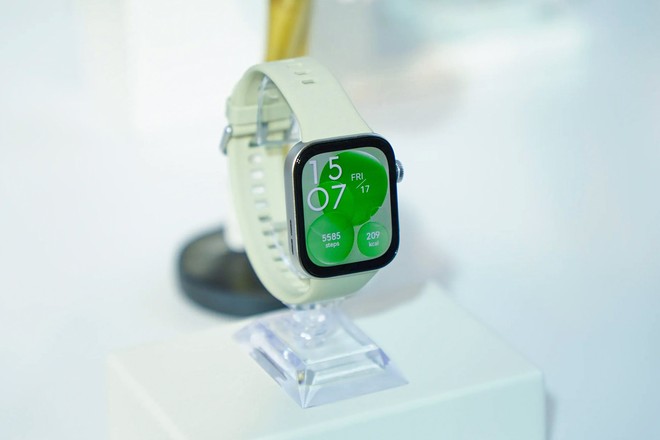 Hoa Hậu Thùy Tiên đẹp sáng bừng tại sự kiện Huawei ra mắt đồng hồ Watch Fit 3 - Ảnh 2.