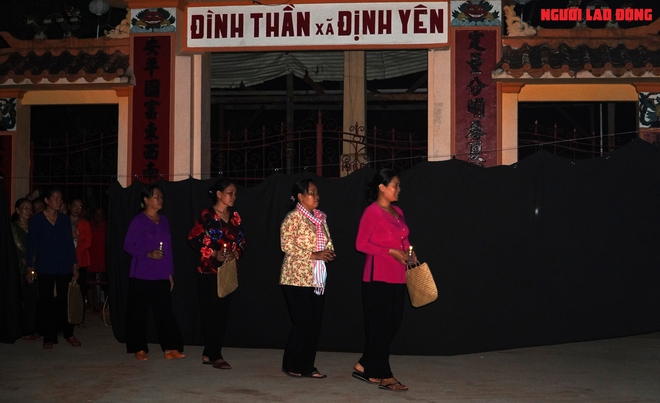 Trải nghiệm &ldquo;chợ ma&rdquo; huyền b&iacute;, độc đ&aacute;o ở miền T&acirc;y - Ảnh 2.