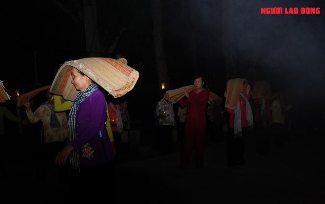 Trải nghiệm &ldquo;chợ ma&rdquo; huyền b&iacute;, độc đ&aacute;o ở miền T&acirc;y - Ảnh 3.