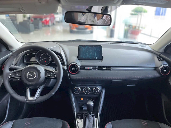 Loạt xe Mazda tăng gi&aacute;: CX-3 ph&aacute; mức gi&aacute; thấp kỷ lục từng x&aacute;c lập, Mazda2 vẫn rẻ nhất ph&acirc;n kh&uacute;c - Ảnh 3.