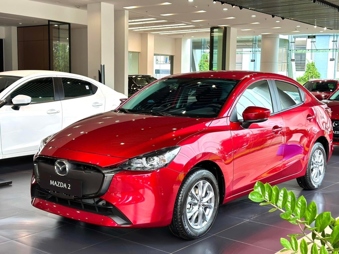 Loạt xe Mazda tăng giá: CX-3 phá mức giá thấp kỷ lục từng xác lập, Mazda2 vẫn rẻ nhất phân khúc - Ảnh 1.