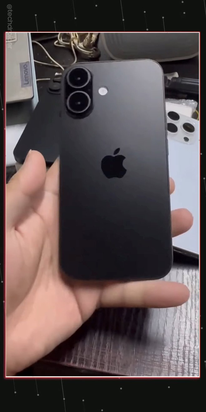 Ảnh thực tế mô hình iPhone 16 và iPhone 16 Pro Max: Sang xịn, màu sắc đẹp! - Ảnh 3.