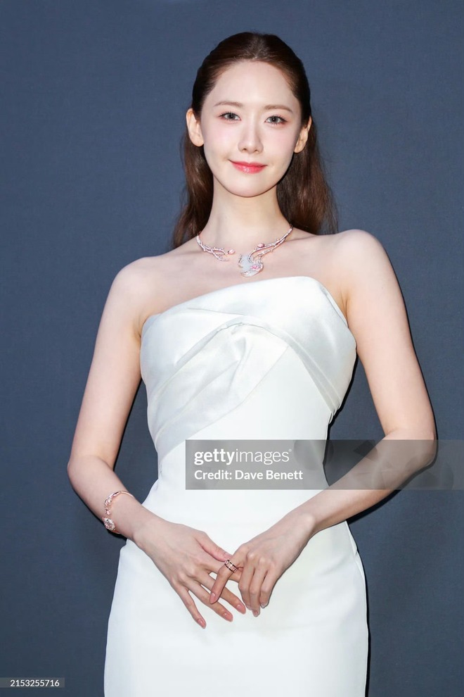 Han So Hee - Yoona (SNSD) bật mode “hủy diệt” ống kính hung thần tại Cannes, nhưng khung hình chung căng đét mới đáng bàn - Ảnh 15.