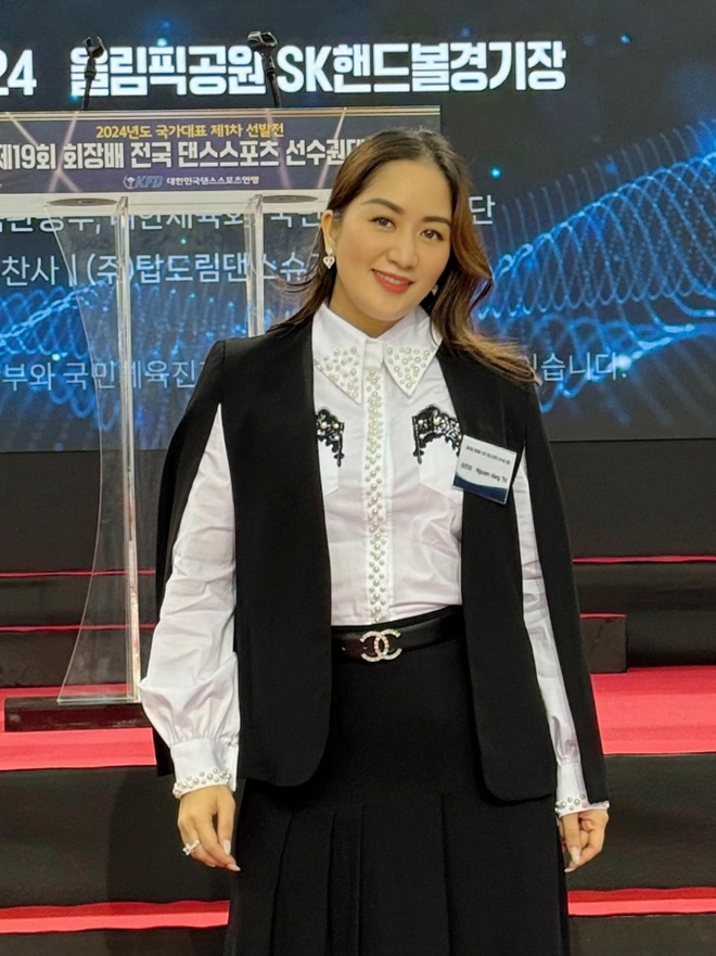 Khánh Thi tố một nữ ca sĩ tham gia Bước Nhảy Hoàn Vũ vay cô 80 triệu đồng sau 13 năm vẫn chưa trả, dân mạng gọi tên ai? - Ảnh 1.