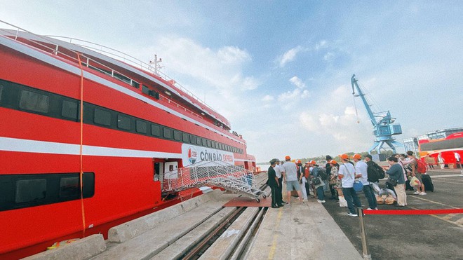 Hào hứng thử siêu tàu cao tốc lớn nhất Việt Nam đi Côn Đảo: giá vé chỉ bằng 1/3 vé máy bay, tàu xịn sạch đẹp nhưng vẫn tiếc một điểm chưa ổn áp - Ảnh 7.