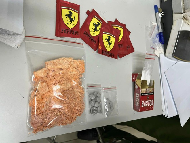 C&ocirc;ng an TPHCM triệt ph&aacute; nhiều chuy&ecirc;n &aacute;n ma t&uacute;y lớn, xuy&ecirc;n quốc gia c&oacute; trang bị vũ kh&iacute; - Ảnh 3.